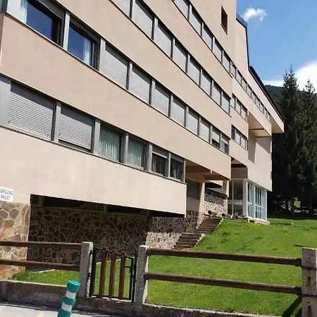In Residencia Maresme Neu - La Molina Деревянный коттедж *