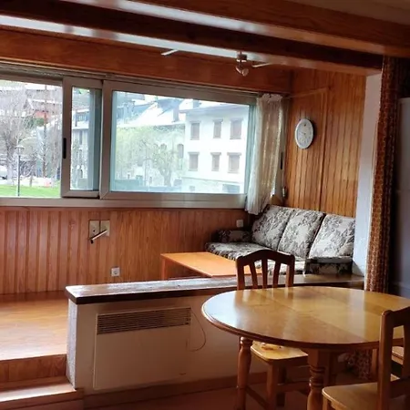 In Residencia Maresme Neu - La Molina Деревянный коттедж